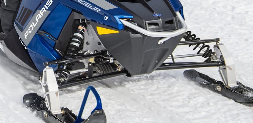 sno-my24-225f-550-voyageur-lxt-pillar-2-carousel-01-lg